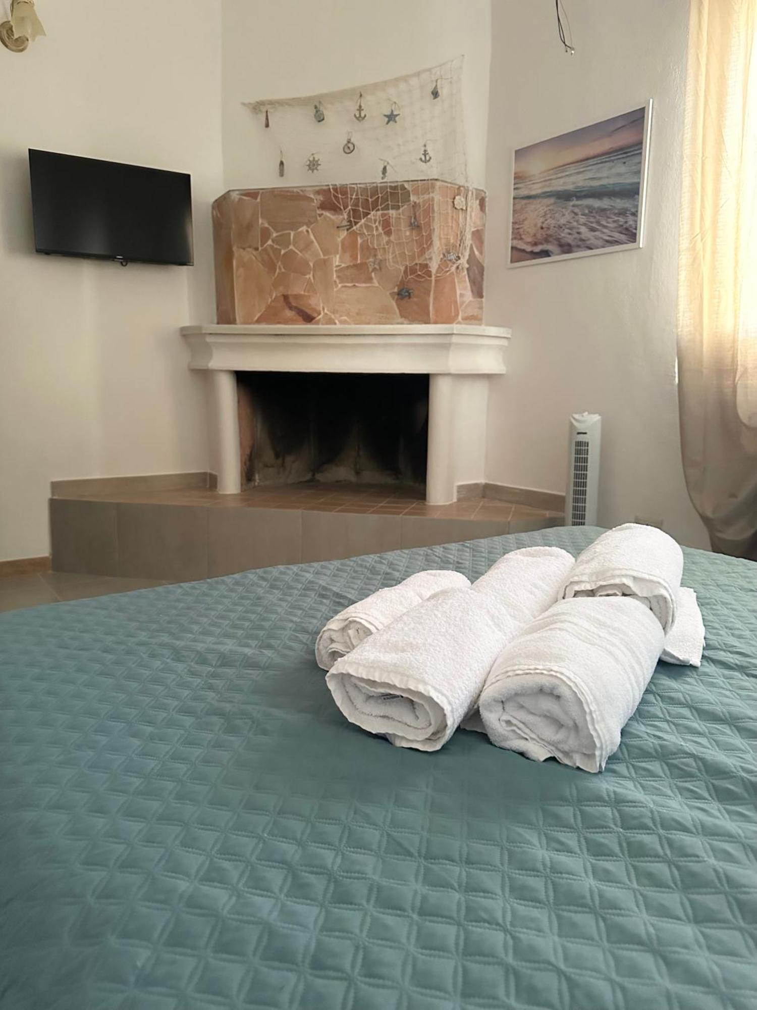Moncici House Hotell Porto Torres Eksteriør bilde