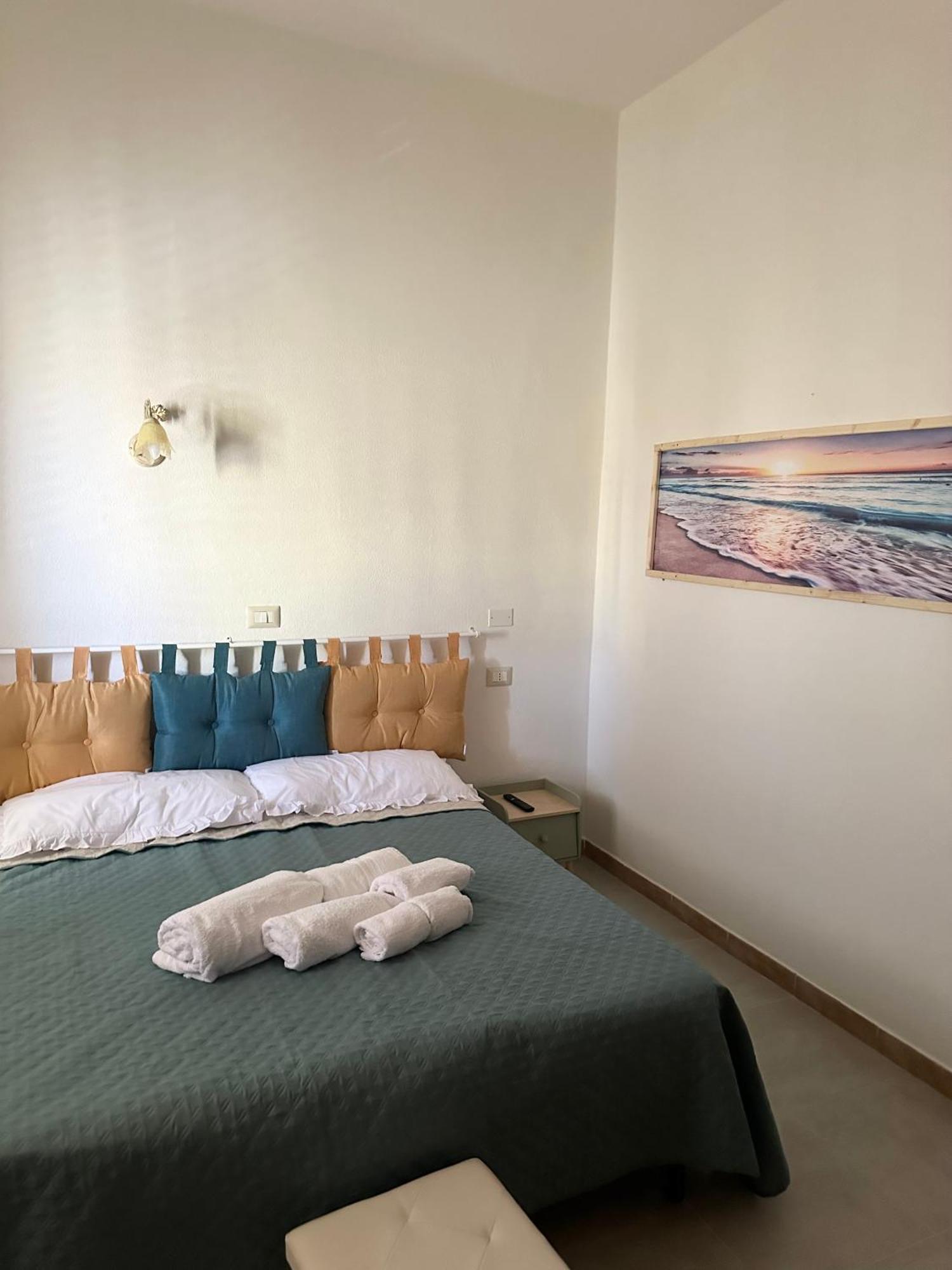 Moncici House Hotell Porto Torres Eksteriør bilde