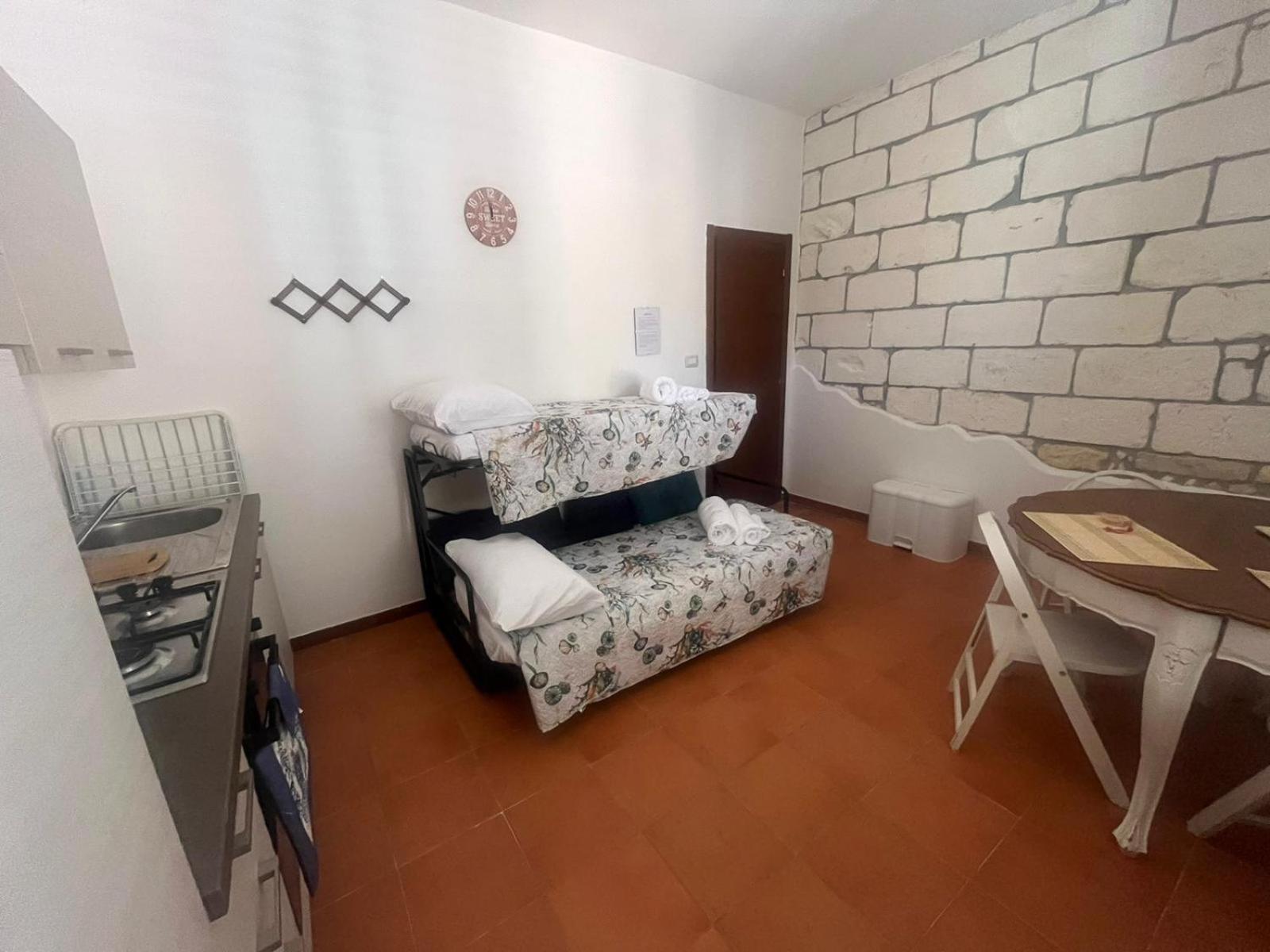 Moncici House Hotell Porto Torres Eksteriør bilde